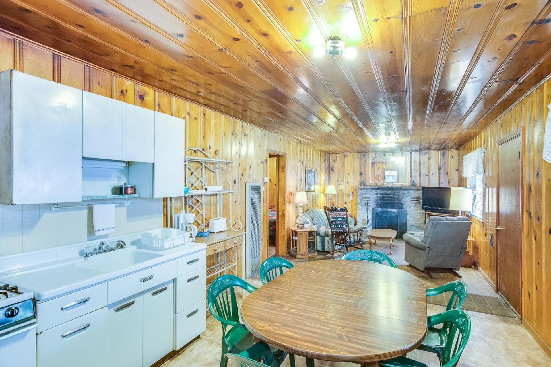 The Cabins At Cloudcroft Room photo